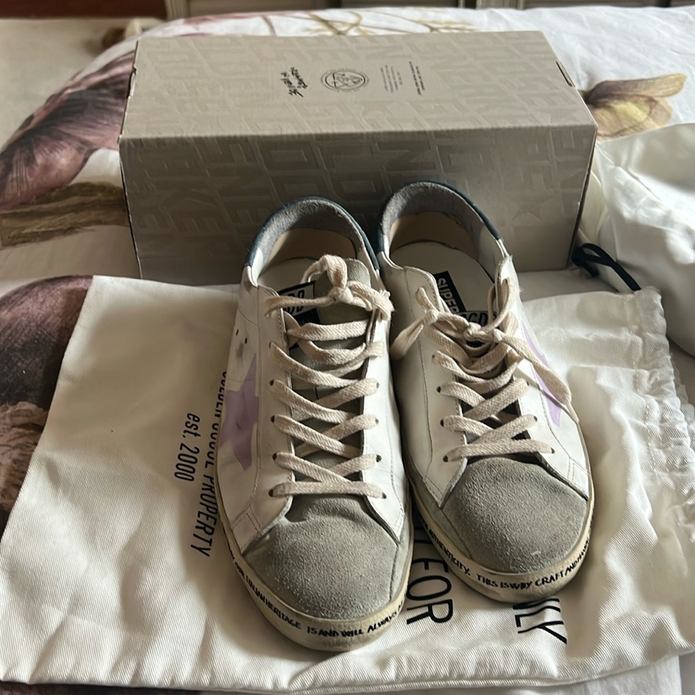 Golden goose -super star distressed size 40 Eu equivalent to 9 US